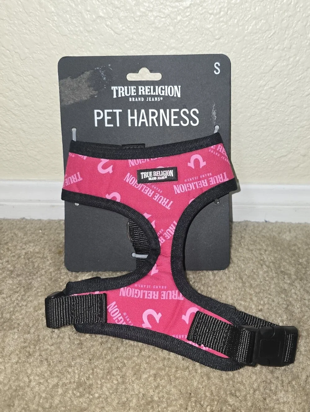 Brand New True Religion Small Hot Pink Pet Harness with Black Trim